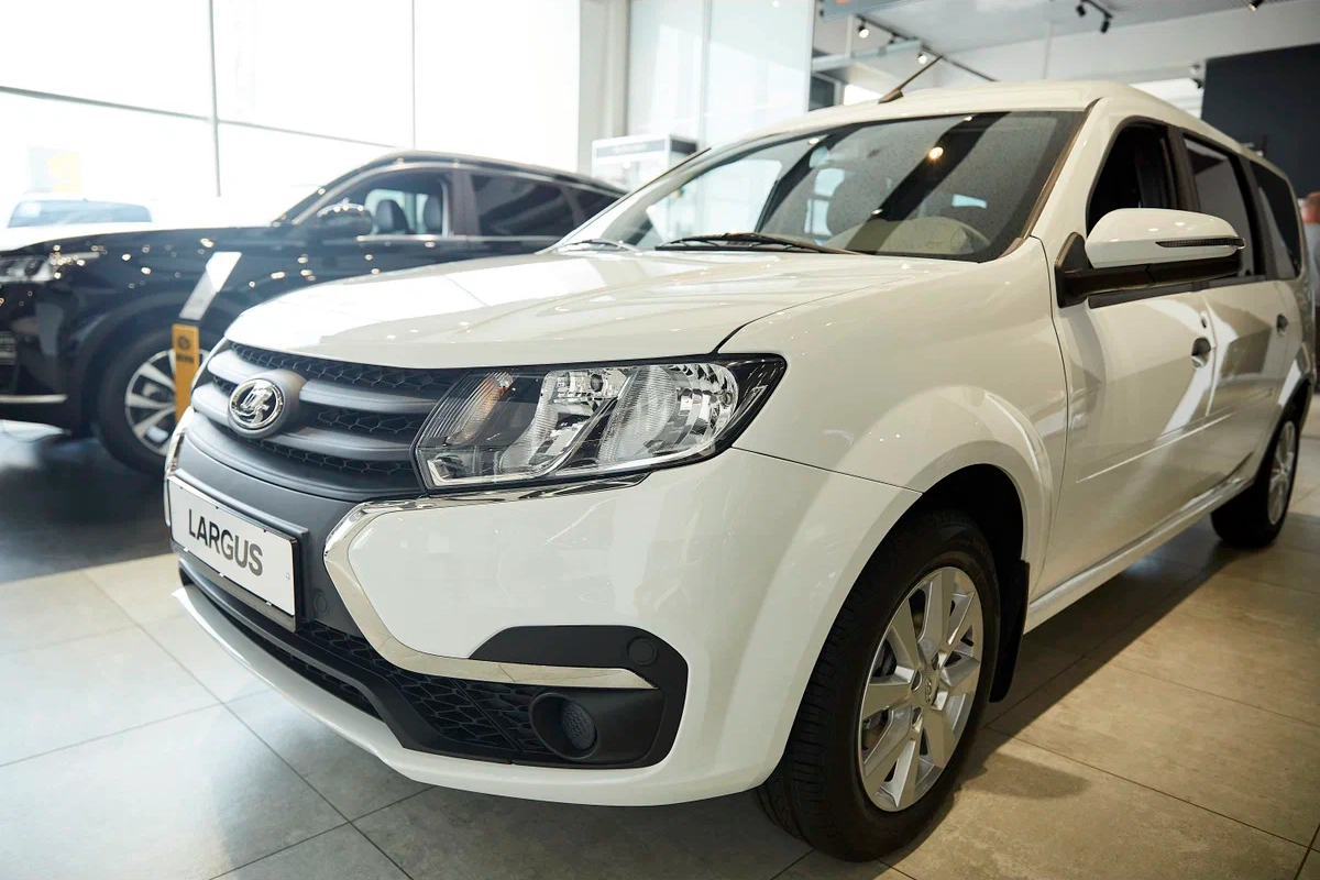 Lada Largus в наличии по цене от 663 000 рублей